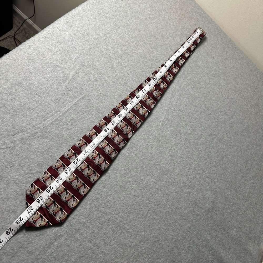 Oleg Cassini Silk Geometric Pattern Men's Necktie Burgundy - Picture 6 of 8
